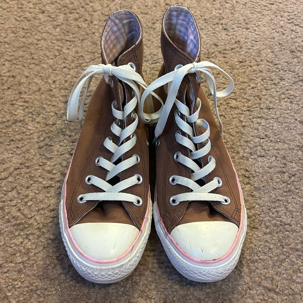 Brown converse women’s 7